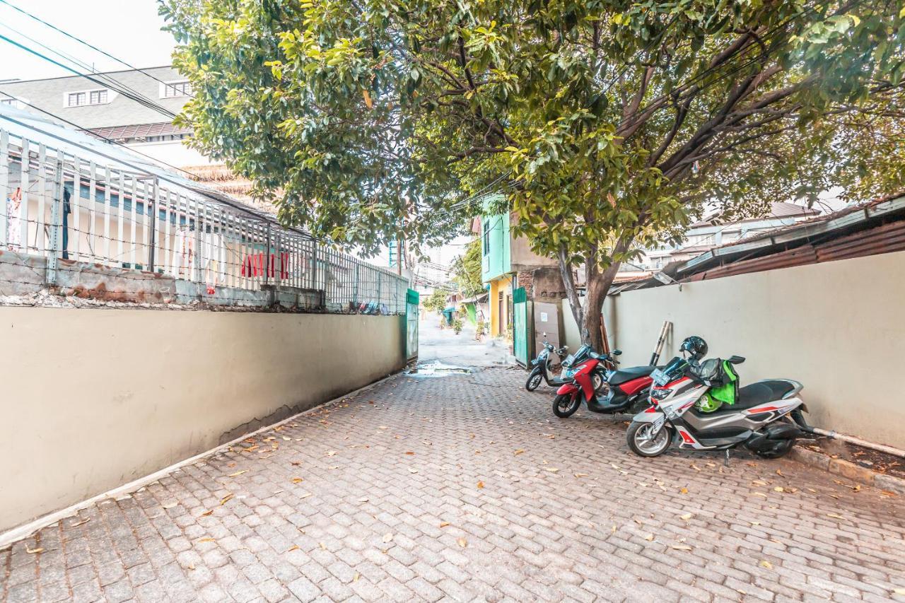 Oyo 1990 Kost Kuningan Executive Boading House Setiabudi Джакарта Екстер'єр фото