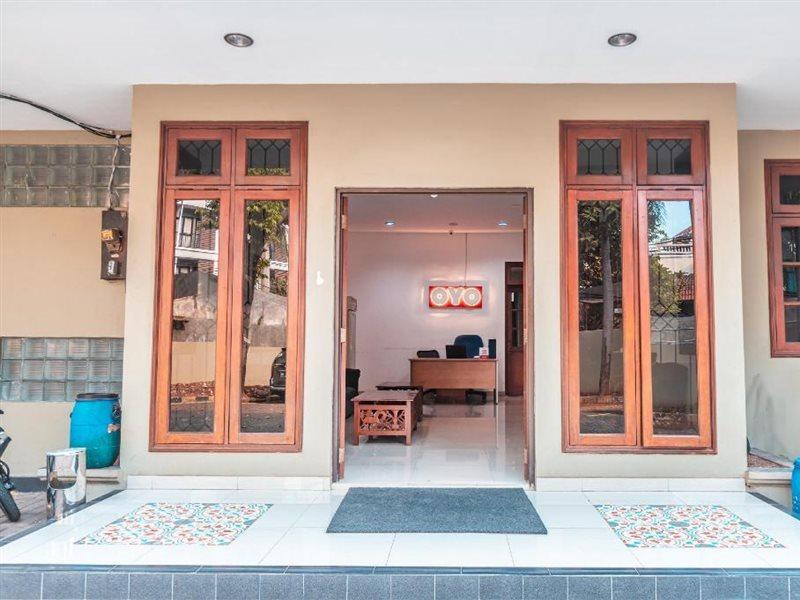 Oyo 1990 Kost Kuningan Executive Boading House Setiabudi Джакарта Екстер'єр фото