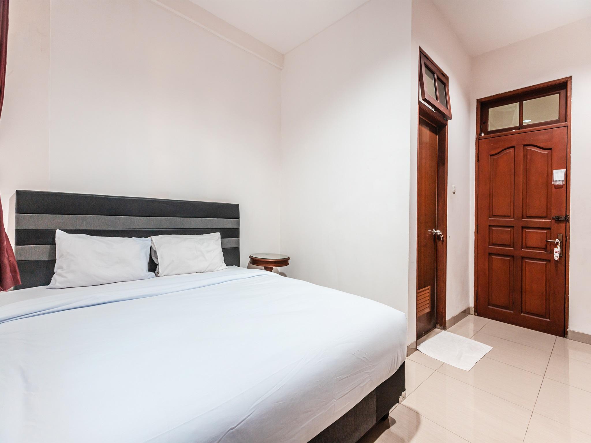 Oyo 1990 Kost Kuningan Executive Boading House Setiabudi Джакарта Екстер'єр фото