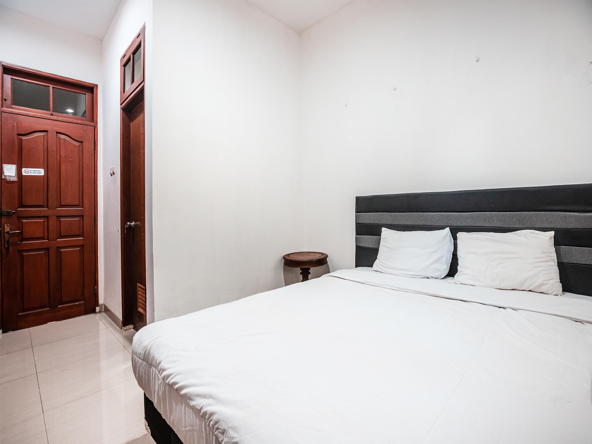 Oyo 1990 Kost Kuningan Executive Boading House Setiabudi Джакарта Екстер'єр фото