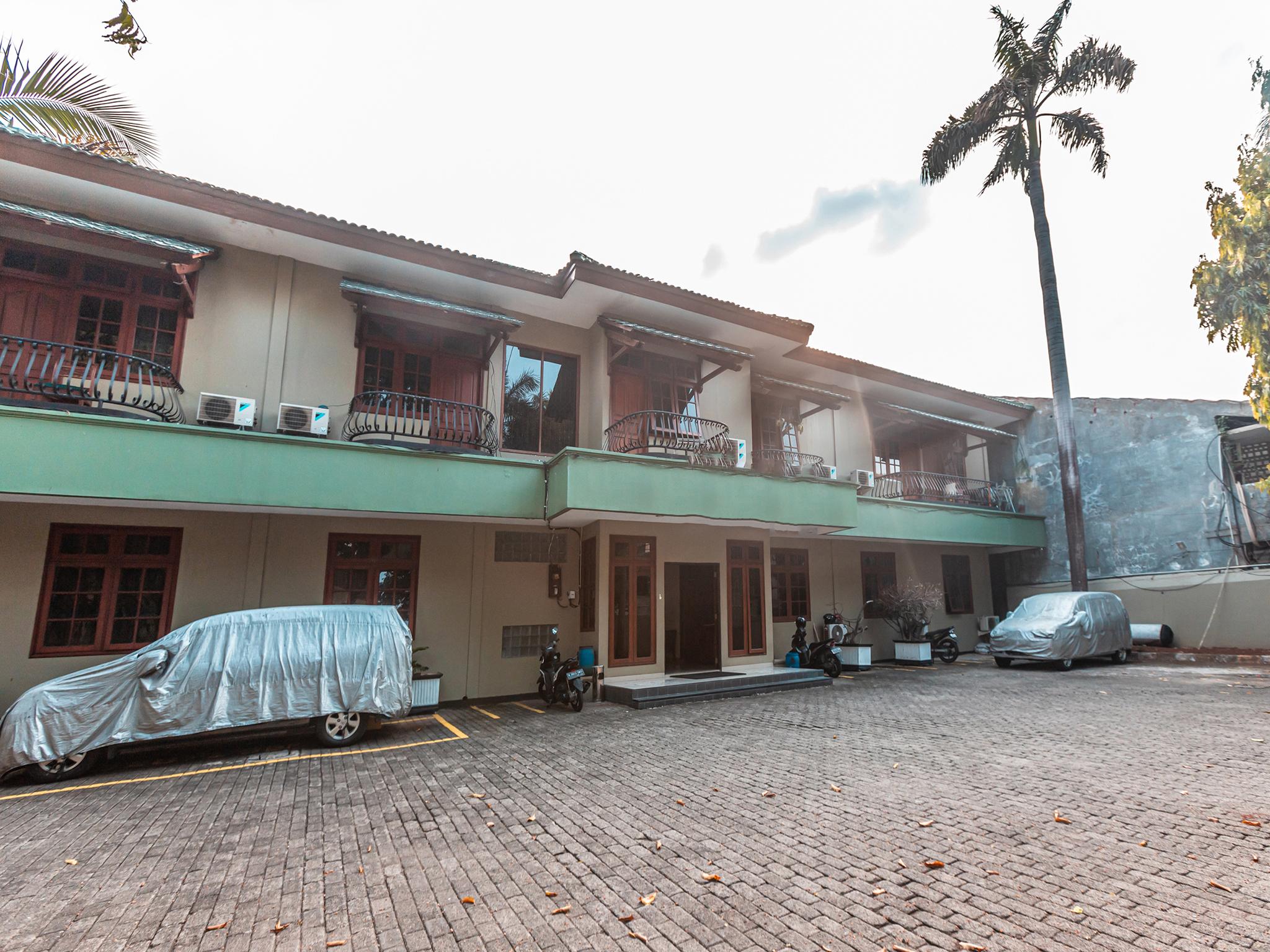Oyo 1990 Kost Kuningan Executive Boading House Setiabudi Джакарта Екстер'єр фото