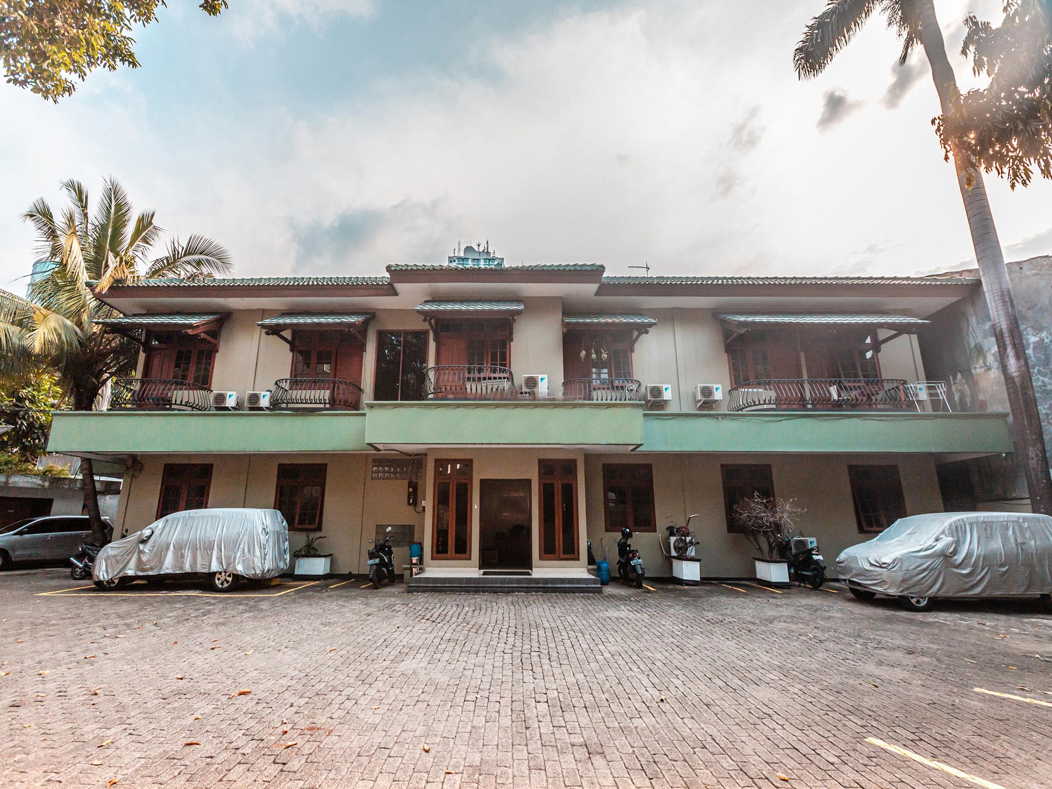 Oyo 1990 Kost Kuningan Executive Boading House Setiabudi Джакарта Екстер'єр фото